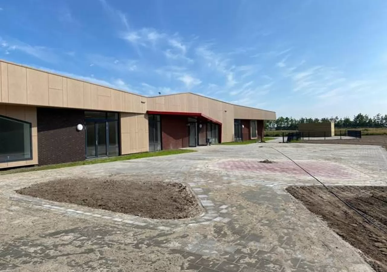 Metselwerk van nieuwe school beschermd