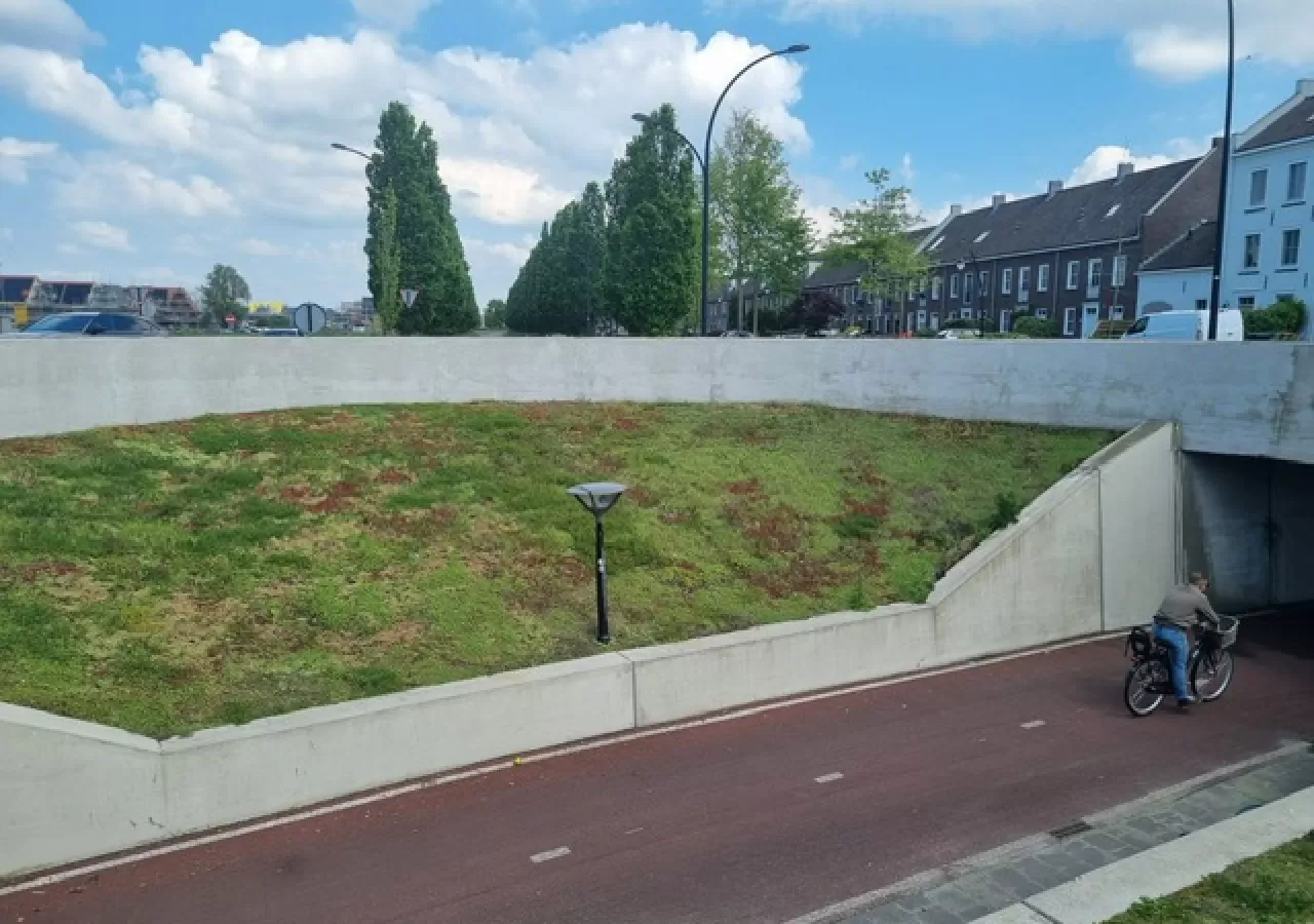 Fietstunnel weer netjes schoon en beschermd met PSS 20 anti graffiti